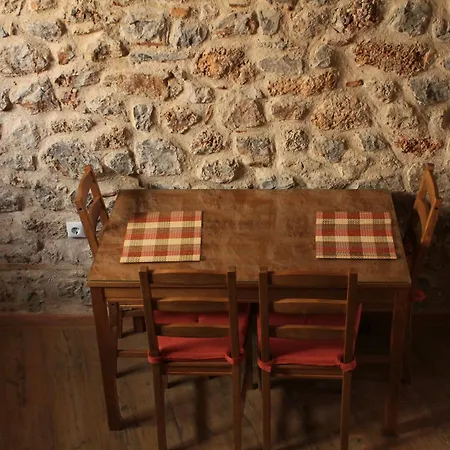 δρυάδες Apartman Aráhova